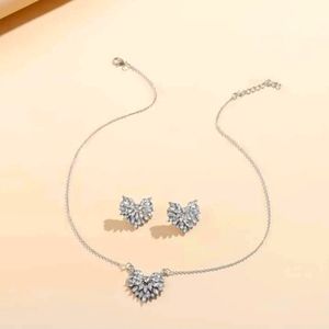 Bundle Deal ✨️✨️ ! 3pcs Rhinestone Decor Jewelry Set BRAND NEW ✨️ 😍